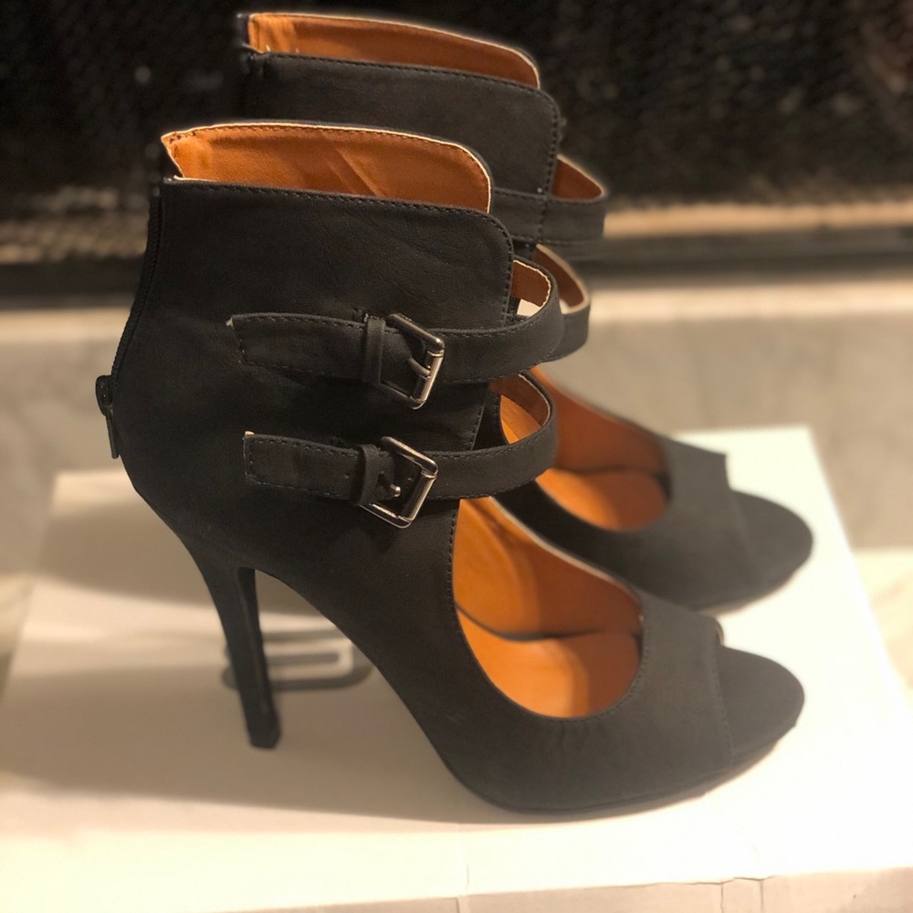 X2B heels